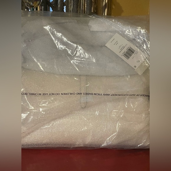 COACH NWT Hamptons Small White Leather Shoulder Bag with Flap Closure - Picture 10 of 10